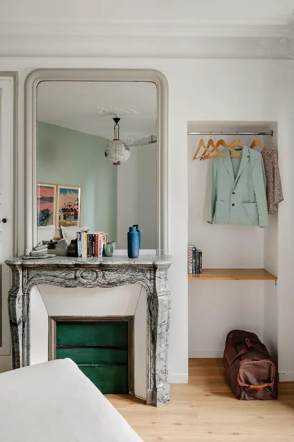 Edgar Suites Martyrs - Lebas Paris 0*,  France