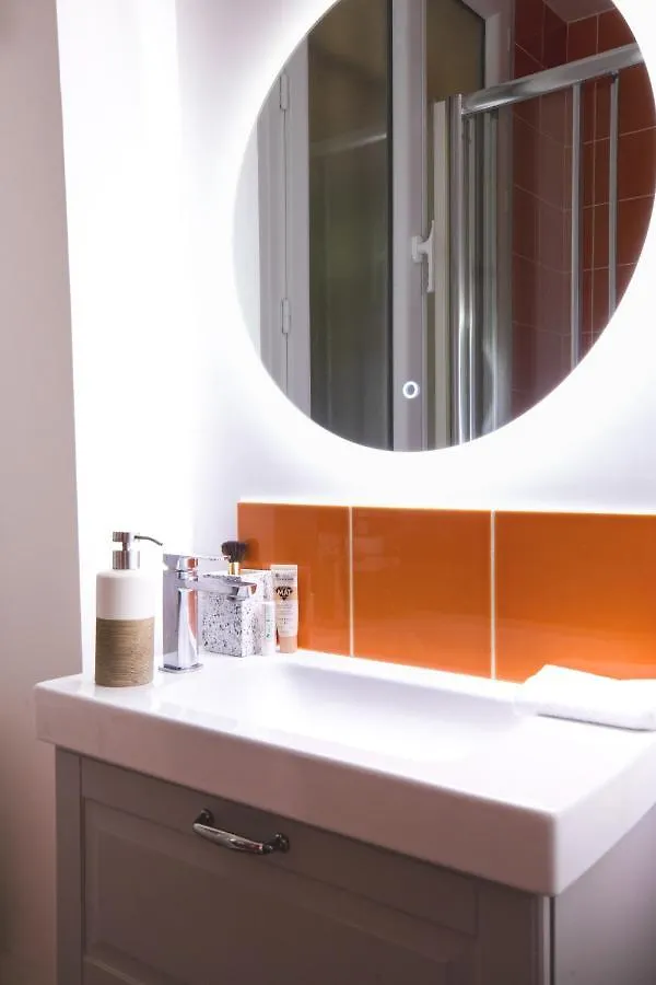 Edgar Suites Martyrs - Lebas Paris