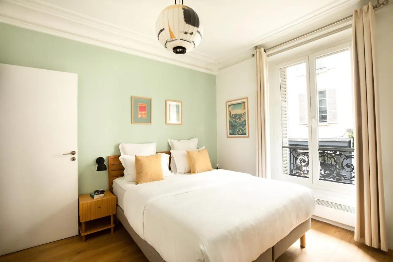 Edgar Suites Martyrs - Lebas Paris 0*,  França